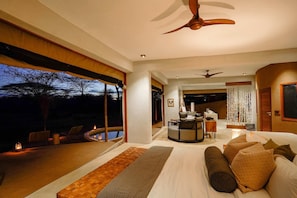 Suite | 1 bedroom, in-room safe, bed sheets