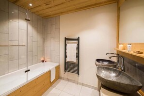 Bathtub - Chalet in Val Thorens near Ski Slopes (Val Thorens)