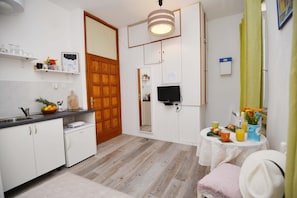 Studio (Studio Apartment) | Eigene Küche