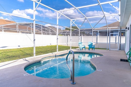 Relax Near Disney! Single-Story Pool Home with Lake Access & Golf | Fenced Yard | Sleeps 8