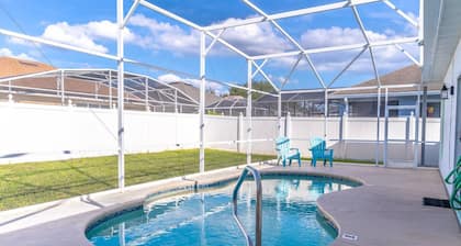 Relax Near Disney! Single-Story Pool Home with Lake Access & Golf | Fenced Yard | Sleeps 8