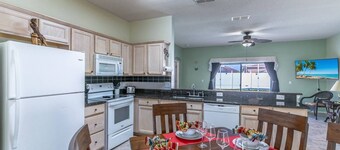 Fishing, Golf, & Swimming! Single Story Private Pool home in Golf Community | Fenced Yard | Sleeps 8