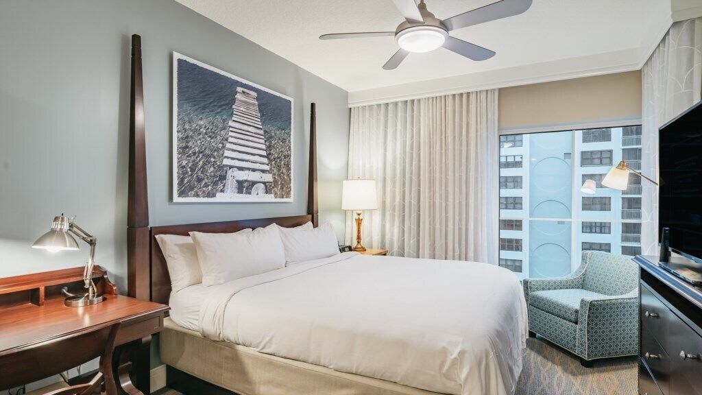 2 bedrooms, in-room safe, desk, iron/ironing board