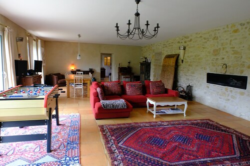 Charming 400m² family estate 20 minutes from Carcassonne