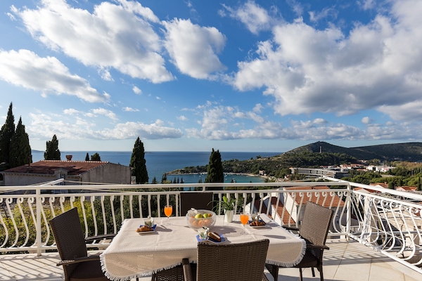 Apartment (Standard Two Bedroom SeaView Apartmen) | Terrace/patio