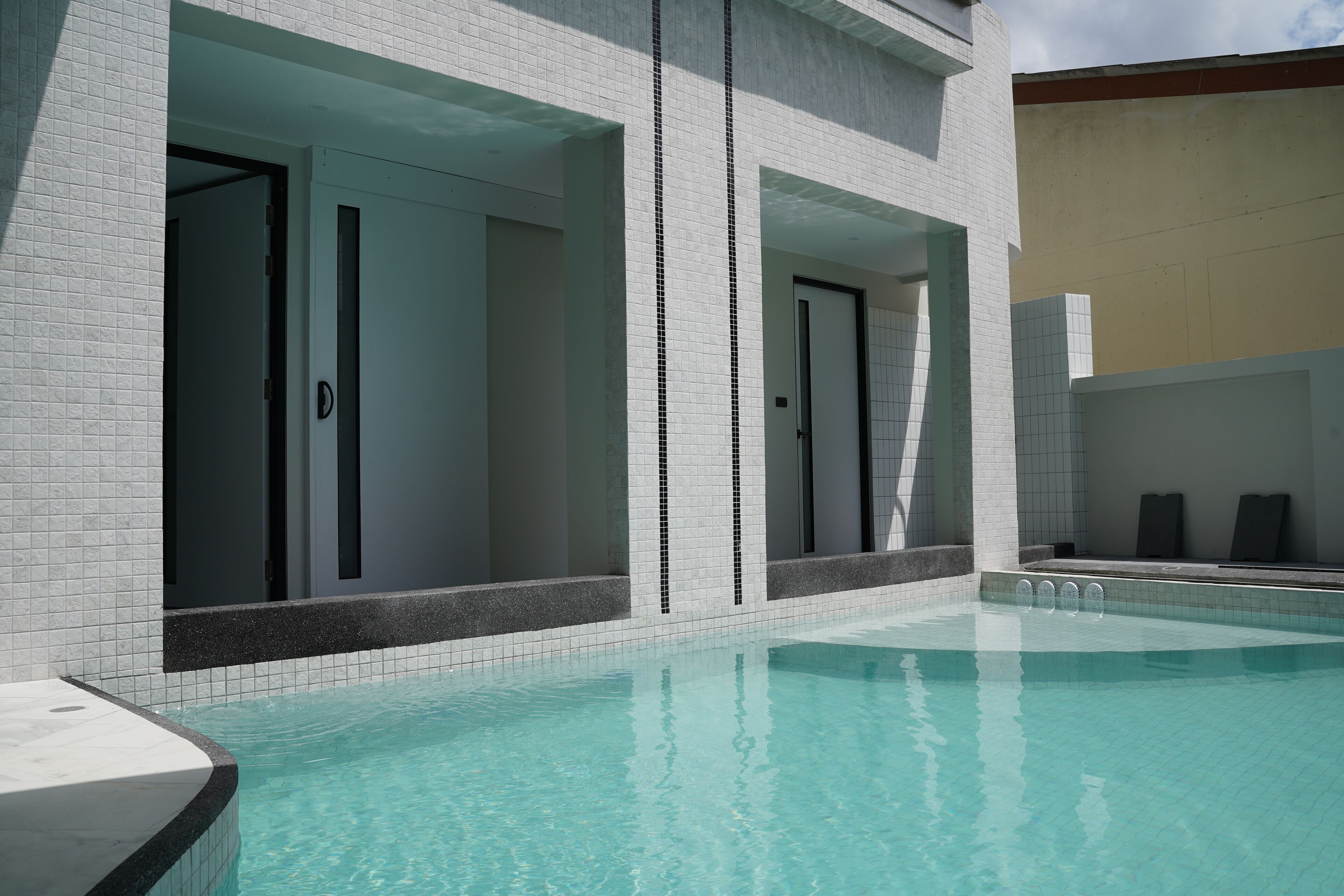 Kolam renang outdoor