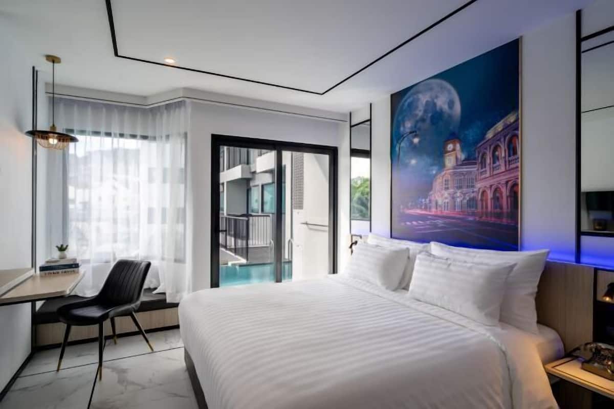 Artículos del minibar gratis y caja de seguridad en la habitación