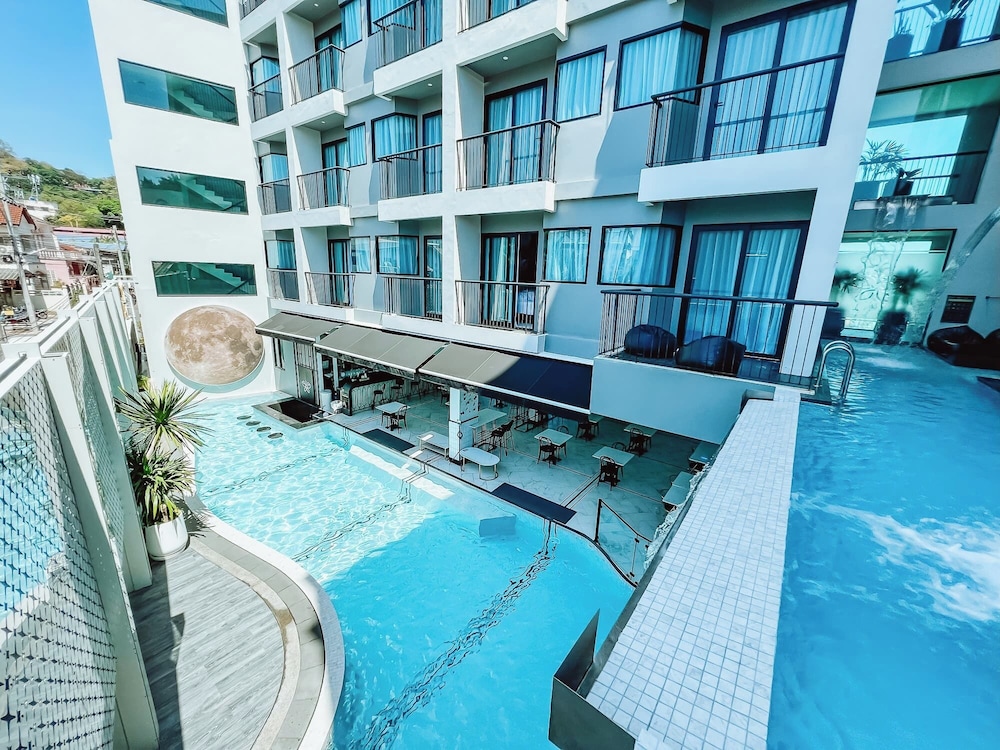 Ratri Hotel Phuket Old Town photo 3