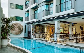Outdoor pool - Ratri Hotel Phuket Old Town (Phuket)