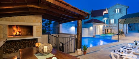 Casa (Three Bedroom Home with heated Pool a) | Terrazza/patio