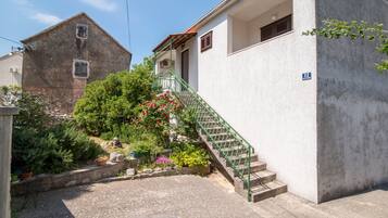 Apartment (Two Bedroom Apartment with Terrace an) | Außenbereich