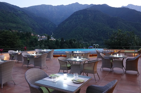 Piscina. Araiya Palampur