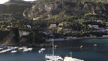 Beach nearby, 10 beach bars