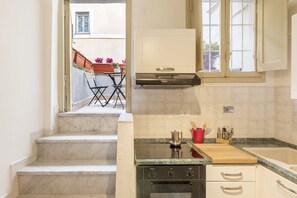 Appartement, 1 chambre | Cuisine privée | Réfrigérateur grande capacité avec congélateur, un four