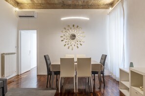 Apartment, 2 Bedrooms | In-room dining - Fontana di Trevi Design Apartment (Rome)