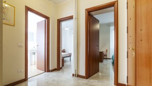 Ảnh chưa phân loại, 2 trong số 31 ảnh, nút