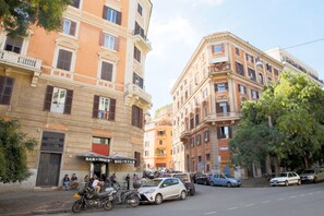 Apartment, 1 Schlafzimmer | Blick auf die Straße