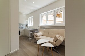 Apartment, 1 Schlafzimmer | Wohnbereich | Flachbildfernseher