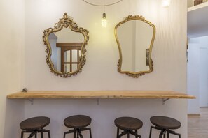 Appartement, 2 chambres | Restauration dans la chambre