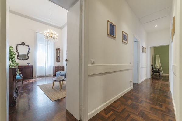 Apartment, 2 Schlafzimmer | Wohnbereich | Flachbildfernseher