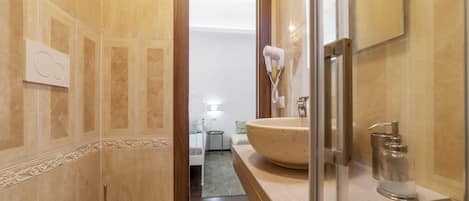 Appartement, 4 chambres | Salle de bain