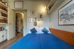 2 bedrooms, iron/ironing board, free WiFi