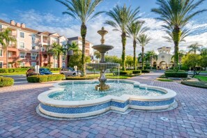 المنطقة المحيطة بالمنشأة