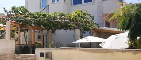 Entrée de l’hébergement