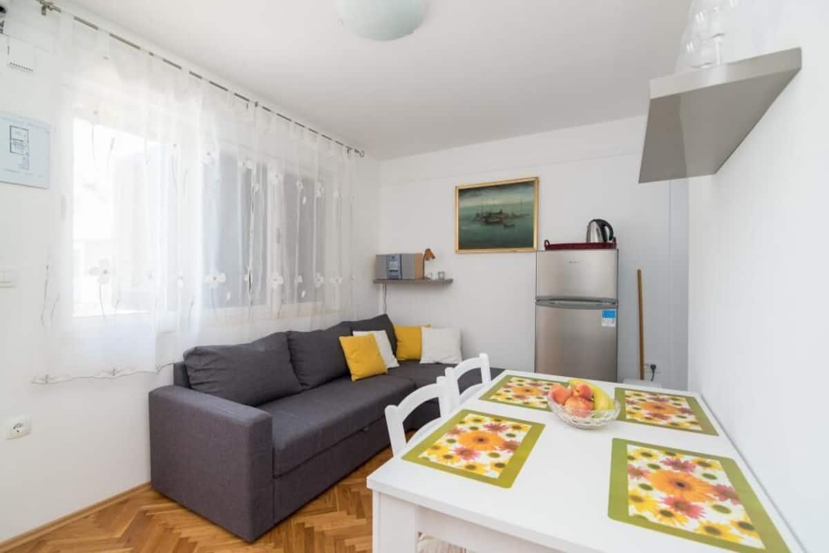 Apartment (One Bedroom Apartment with Terrace A2) | Living room