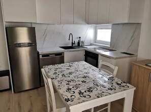 Appartement (One Bedroom Apartment with Terrace A2) | Dineerruimte