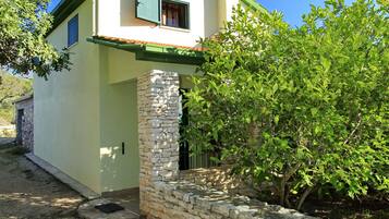 Ferienhaus (Two Bedroom Stone House) | Aussenbereich