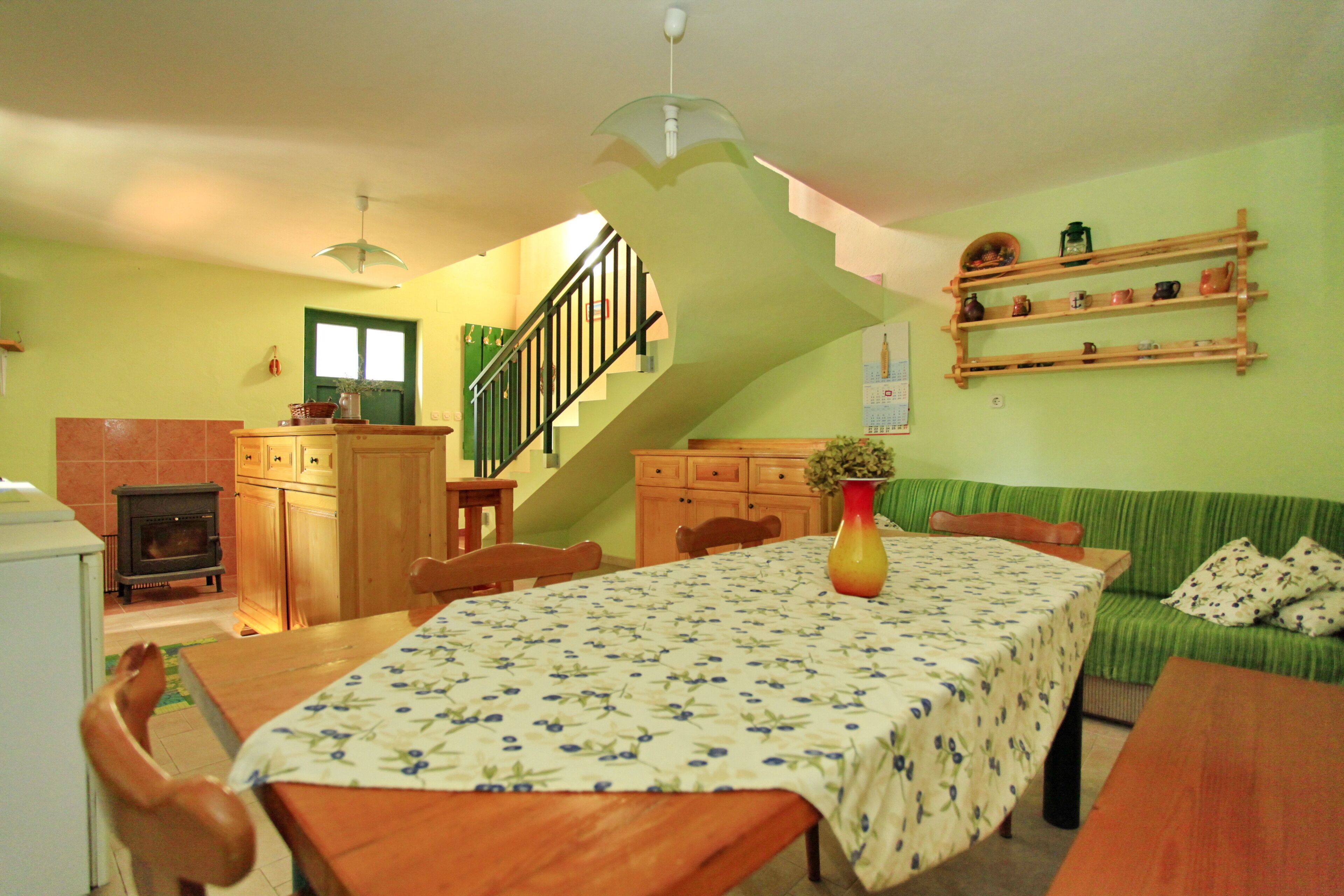 Cottage (Two Bedroom Stone House) | Dining room