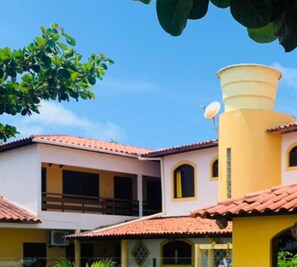 Fachada de la propiedad