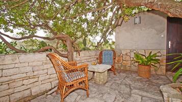 House (Two Bedroom Holiday Home -Terrace and) | Terrace/patio