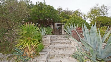 House (Two Bedroom Holiday Home -Terrace and) | Exterior