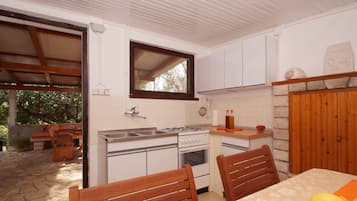 House (Two Bedroom Holiday Home -Terrace and) | Private kitchen | Fridge, stovetop, cookware/dishes/utensils