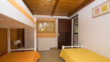 House (Two Bedroom Holiday Home -Terrace and) | 2 bedrooms, bed sheets