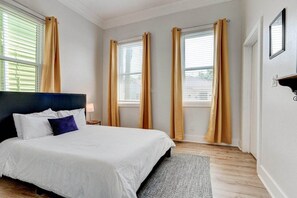 3 bedrooms, desk, iron/ironing board, travel cot