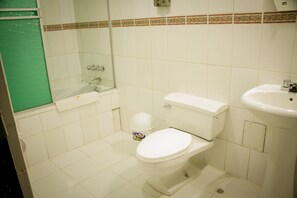Bathroom - Hotel Sillustani Inn (Puno)