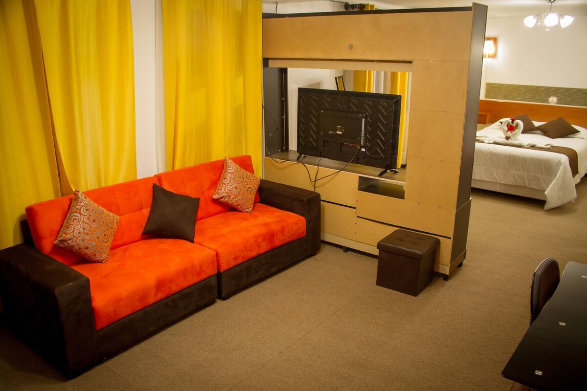 Studio Suite, 1 Queen Bed, City View | In-room safe, desk, iron/ironing board (on request), WiFi (free)