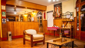 Bar (on property) - Hotel Sillustani Inn (Puno)