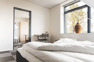 Quarto família | Individualmente decorados, escrivaninha, quartos à prova de som