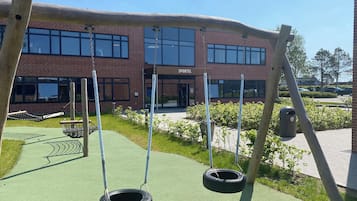 Vista frontal de la propiedad