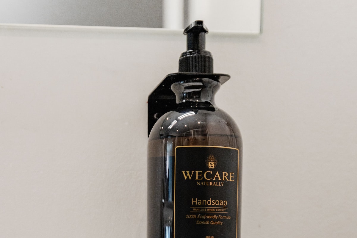 shower, towels, soap, shampoo