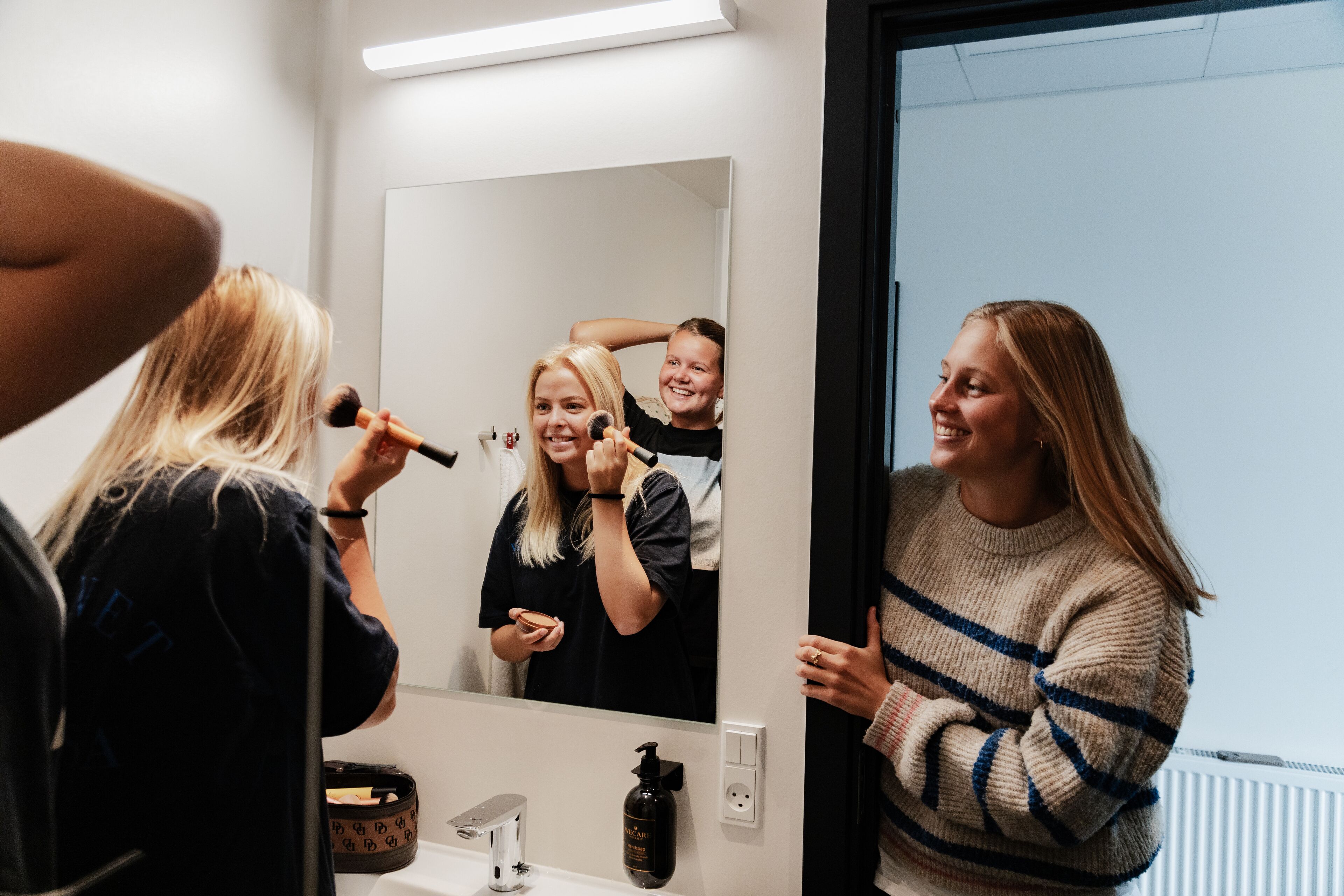 2 bedrooms, individually decorated, desk, soundproofing