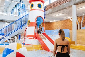 2 indoor pools, outdoor pool, sun loungers, lifeguards on site