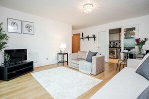 Living area - WelcomeStay Vauxhall two bed apartment (London)