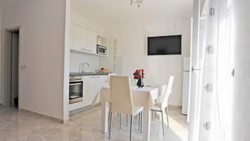Appartement (One Bedroom Apartment A3) | Restauration dans la chambre