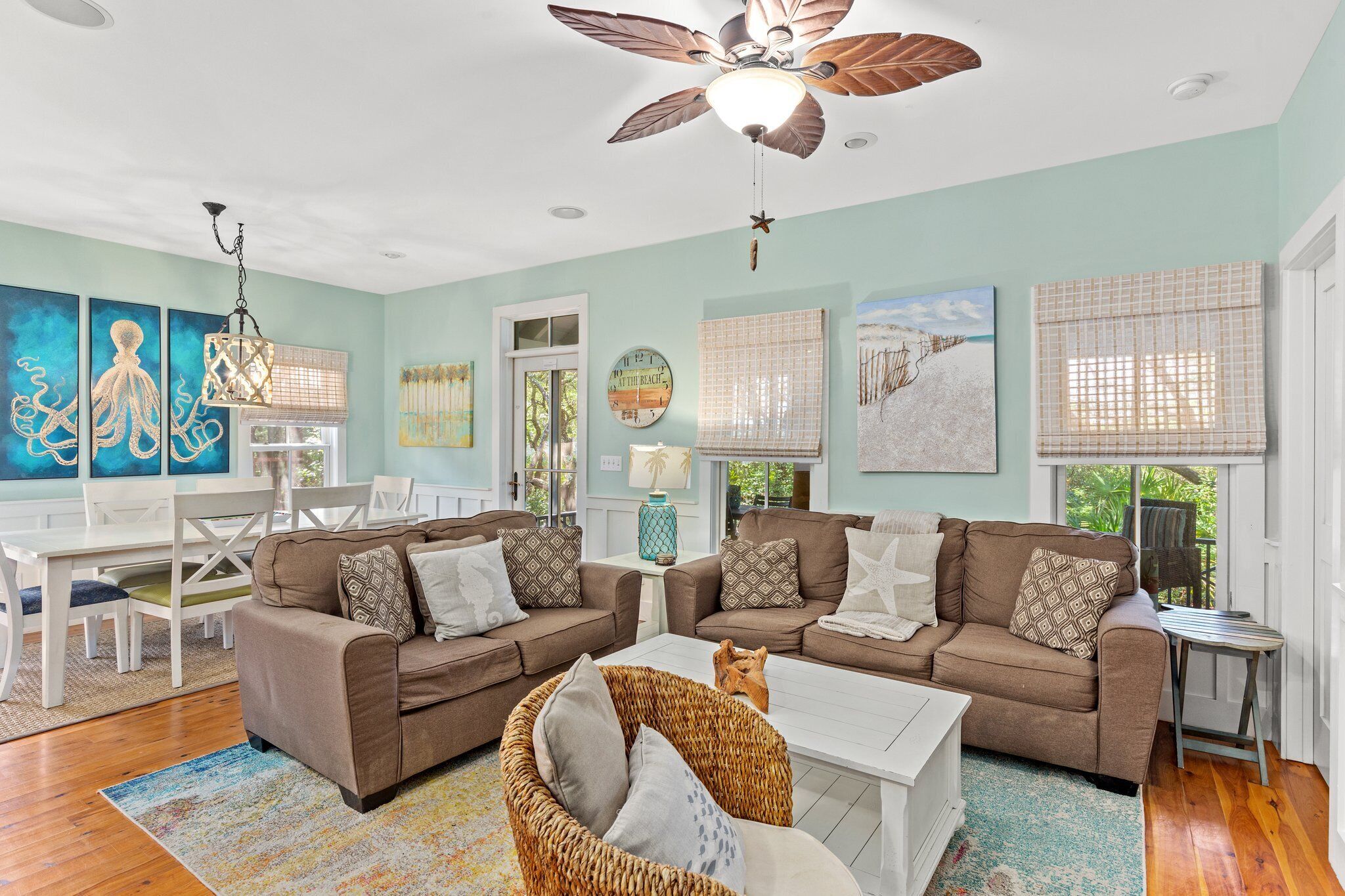 CUTE COTTAGE THAT SLEEPS 10! OFF 30A! BOOK NOW!!