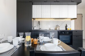 Ruokailu omassa huoneessa